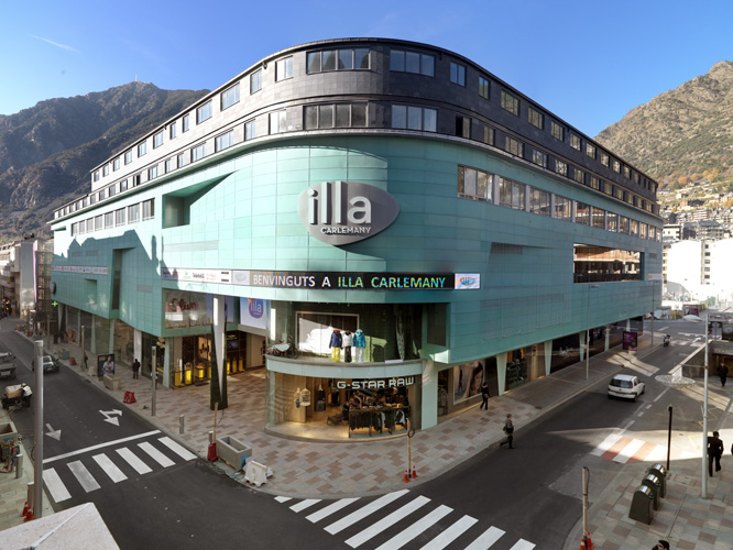 CENTRE COMERCIAL ILLA CARLEMANY